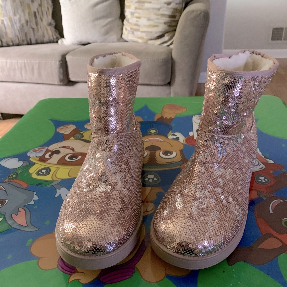 Guess boots for women